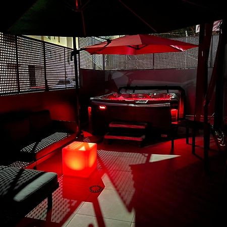 Nogalera Quintessence Apartment With Private Parking By Namaste Elite ตอร์เรโมลิโนส ภายนอก รูปภาพ