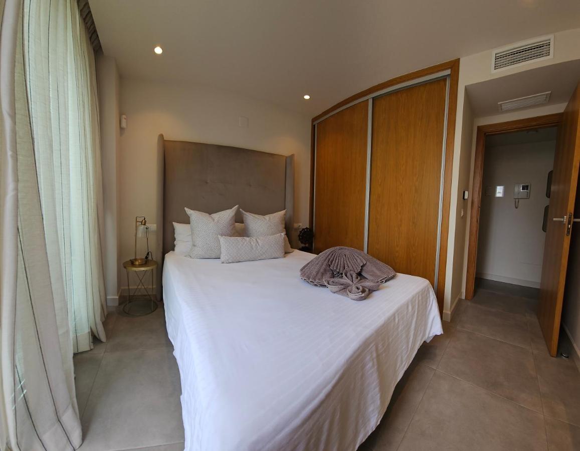 Nogalera Quintessence Apartment With Private Parking By Namaste Elite ตอร์เรโมลิโนส ภายนอก รูปภาพ