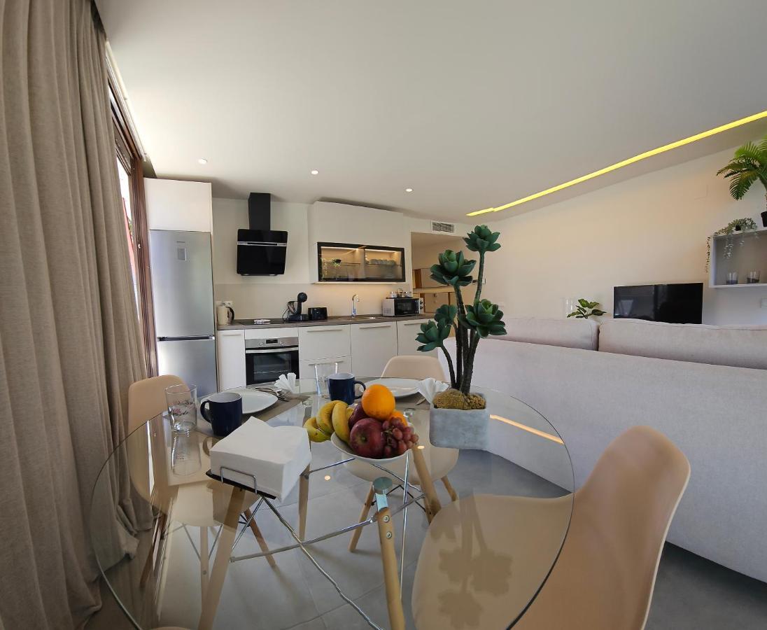 Nogalera Quintessence Apartment With Private Parking By Namaste Elite ตอร์เรโมลิโนส ภายนอก รูปภาพ