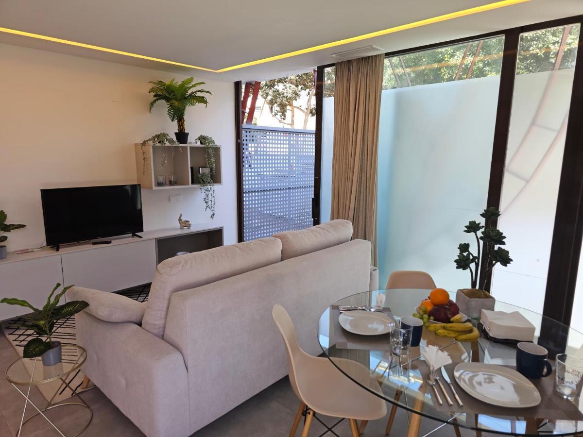 Nogalera Quintessence Apartment With Private Parking By Namaste Elite ตอร์เรโมลิโนส ภายนอก รูปภาพ
