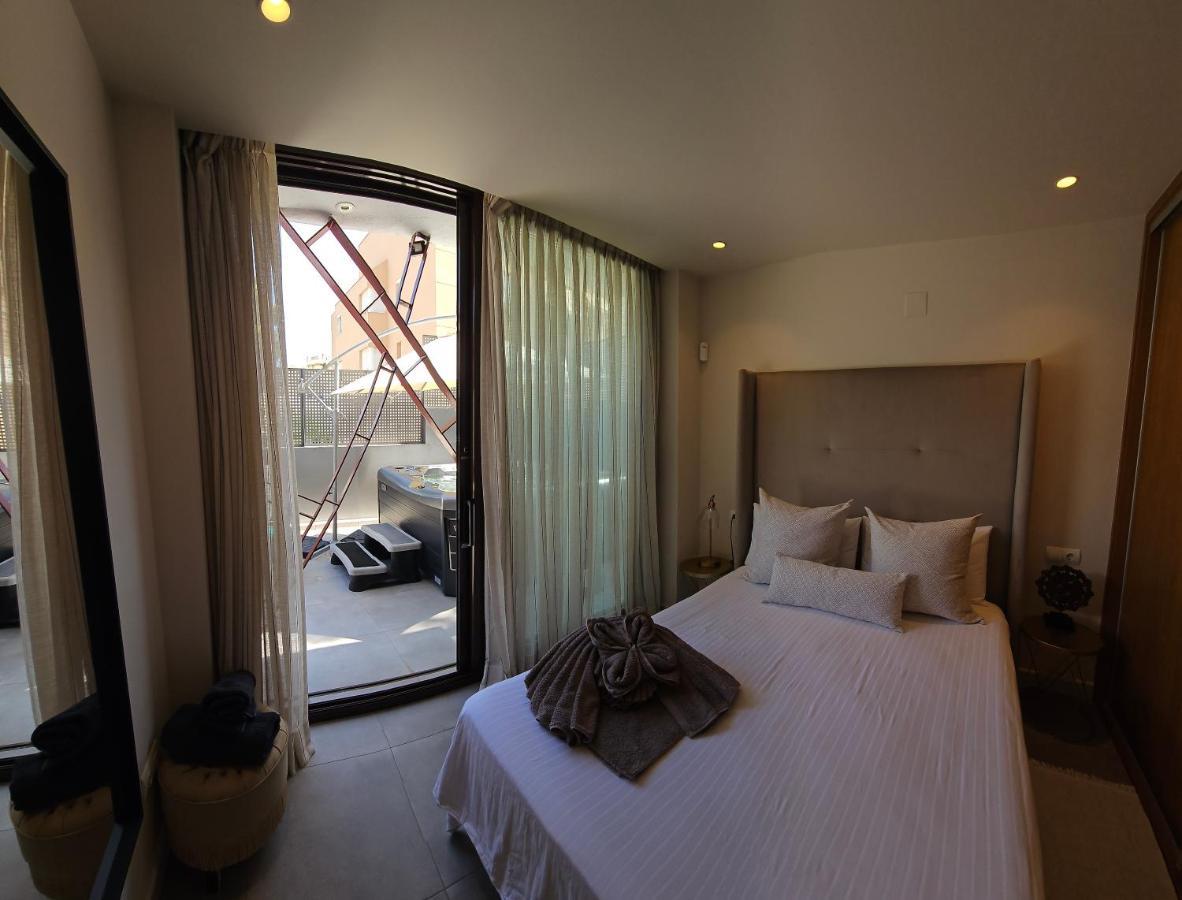 Nogalera Quintessence Apartment With Private Parking By Namaste Elite ตอร์เรโมลิโนส ภายนอก รูปภาพ