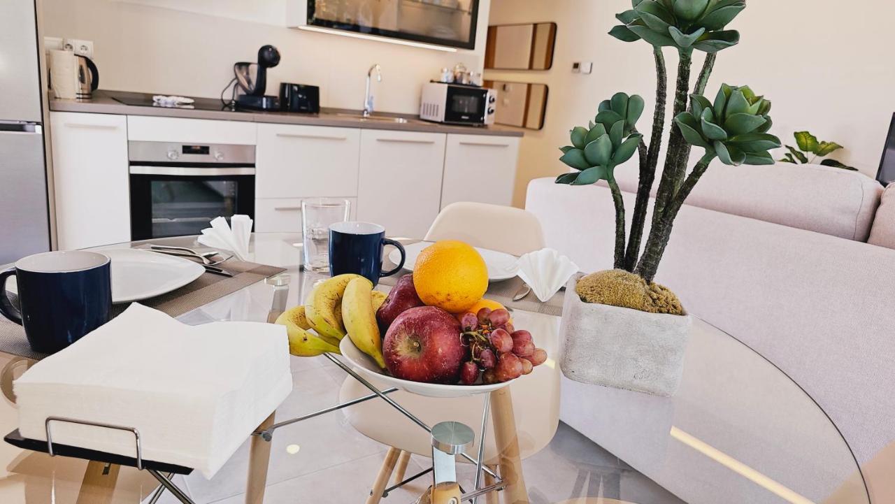 Nogalera Quintessence Apartment With Private Parking By Namaste Elite ตอร์เรโมลิโนส ภายนอก รูปภาพ