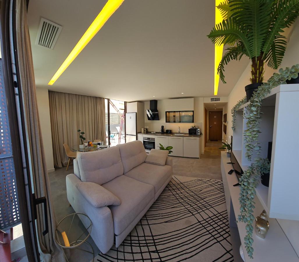 Nogalera Quintessence Apartment With Private Parking By Namaste Elite ตอร์เรโมลิโนส ภายนอก รูปภาพ
